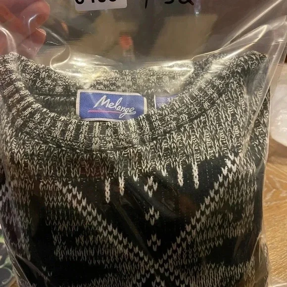 Vintage geometric wool blend knit sweater by Melange. 
Size: XL - Picture 7 of 8